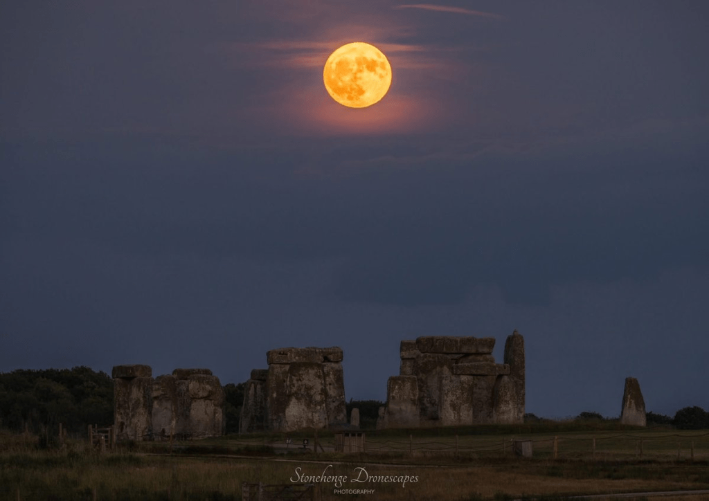 Another Poem to The&nbsp;Moon